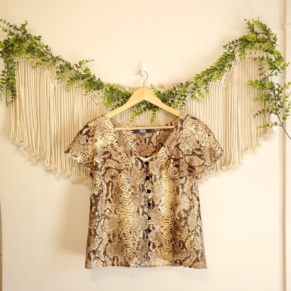 ANTHROPOLOGIE EVA FRANCO Snakeskin Print Button Front Short Sleeve Blouse sz XS - Picture 2 of 7